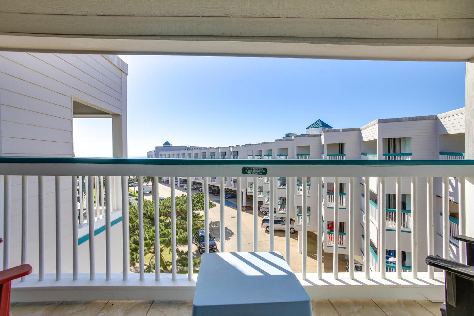 Apartment Retreat With Balcony And Gulf Views! *