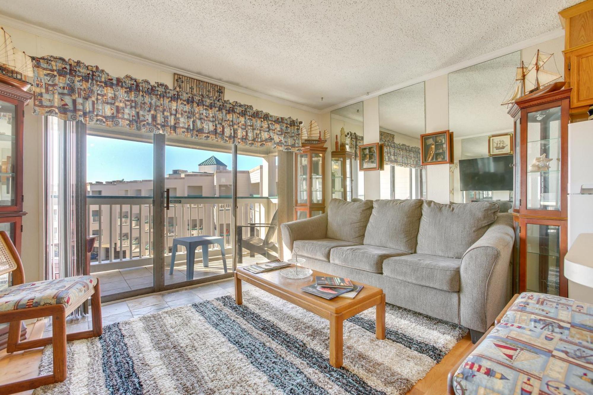 Apartment Retreat With Balcony And Gulf Views! Galveston