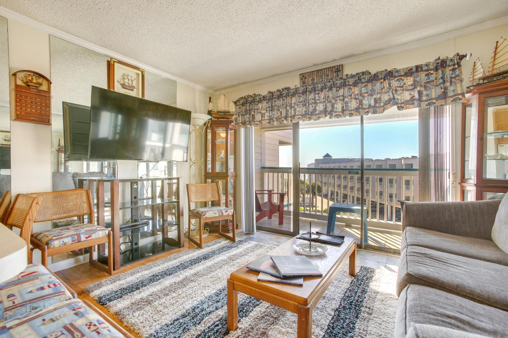 Retreat With Balcony And Gulf Views! *