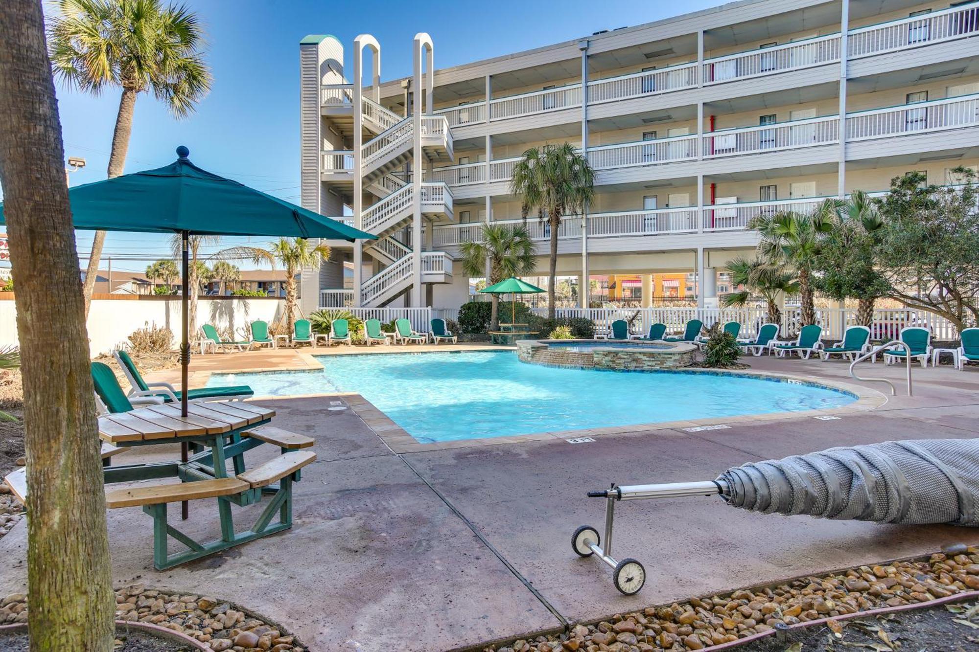 Retreat With Balcony And Gulf Views! Galveston